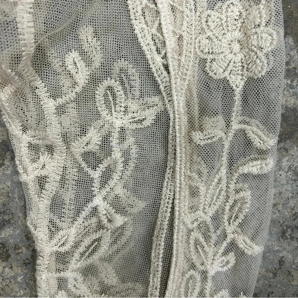Altar’d State Crochet Lace Blouse Sheer Women’s Small/Med Round Neck EUC Cream - Picture 6 of 6